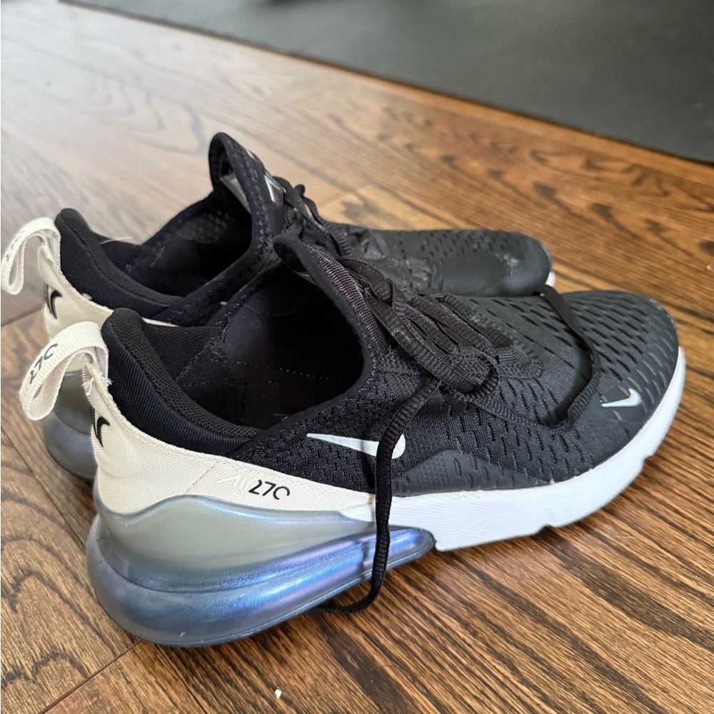 EUC Nike Air Max 270 Size 8